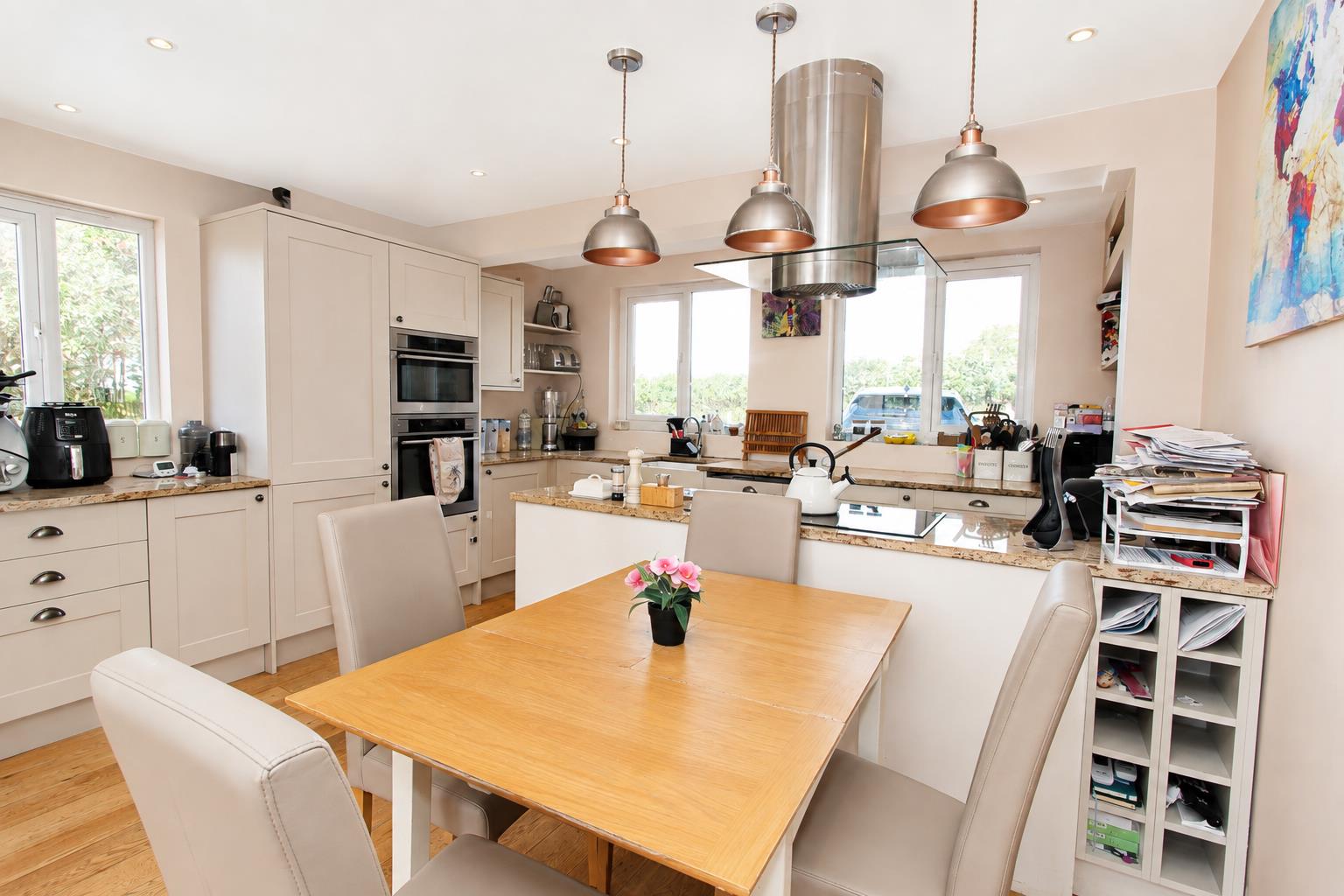 3 bed property in Telegraph Track, Carshalton